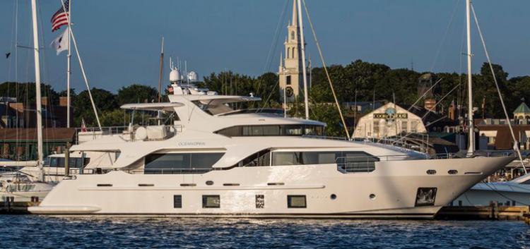 Benetti Delfino 93