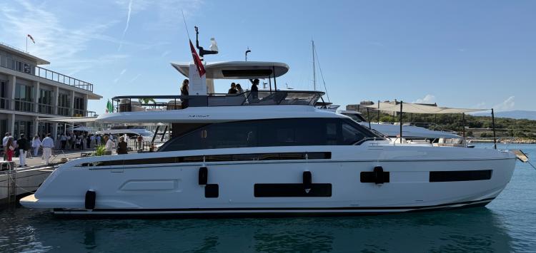 Azimut 70