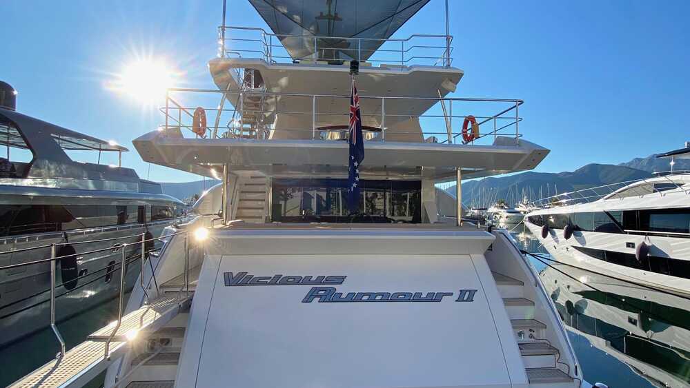 Экстерьер Azimut Grande 35METRI