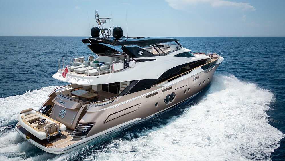 Экстерьер MCY 96 M/Y MIA 2017