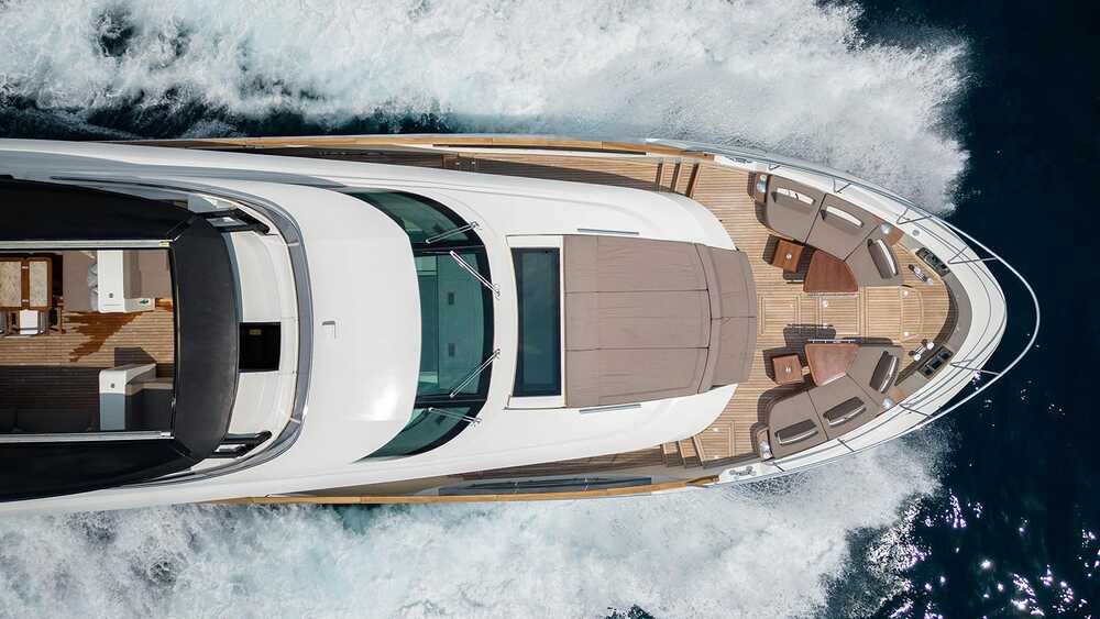 Экстерьер MCY 96 M/Y MIA 2017