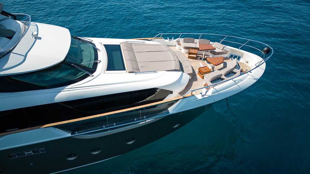 Экстерьер MCY 96 M/Y MIA 2017