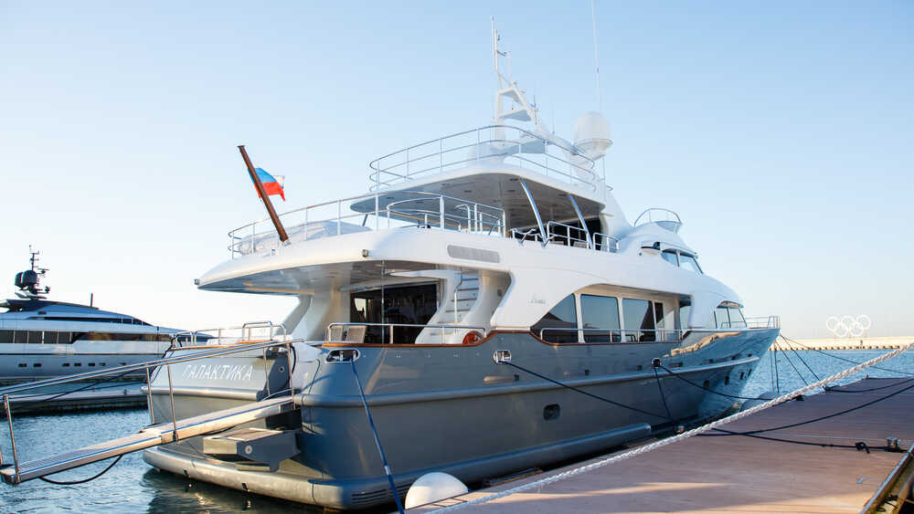 Экстерьер Benetti Tradition 100  M/Y "GALAKTIKA SKAY" 2009