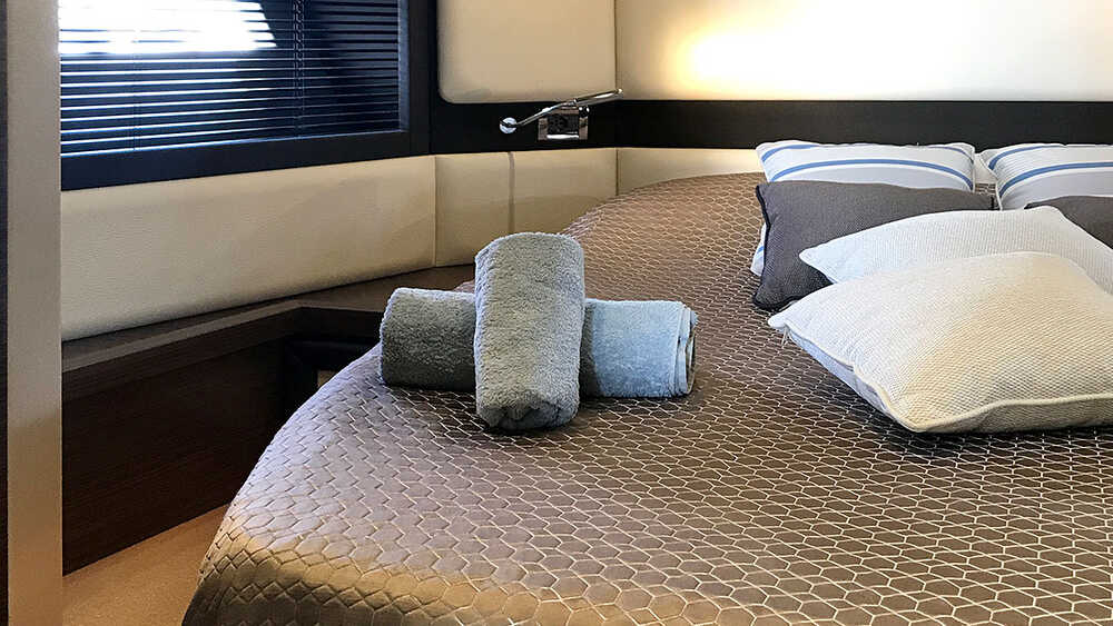 Носовая VIP каюта