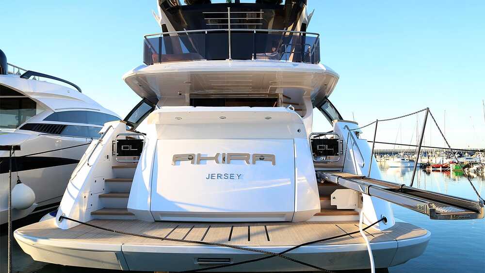 Экстерьер Dreamline 26m Akira