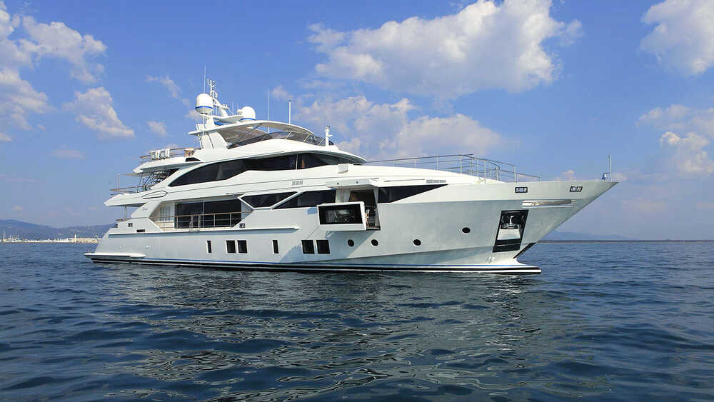 Экстерьер Benetti Fast 125