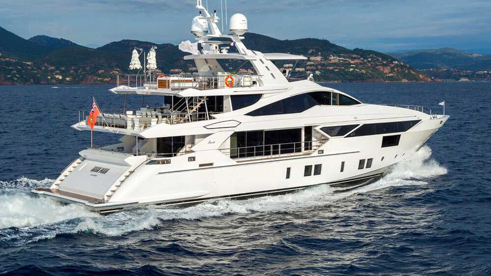 Экстерьер Benetti Fast 125