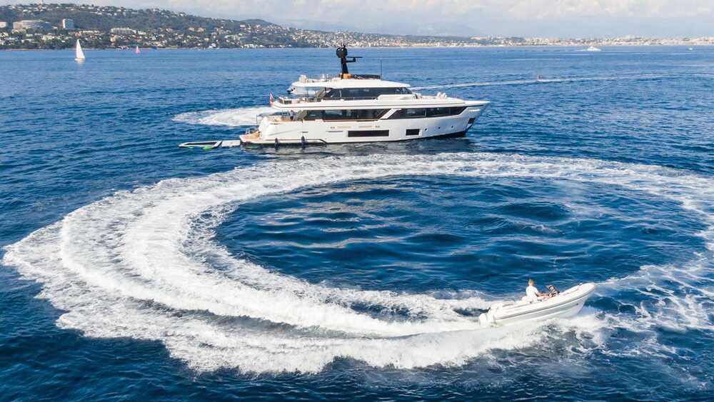 Экстерьер M/Y MRS G