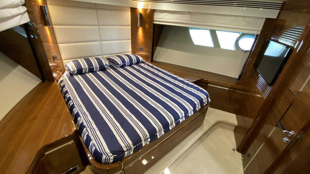 Носовая VIP каюта