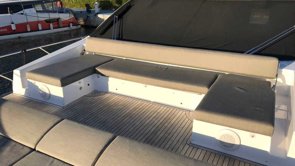 Azimut 66 2017
