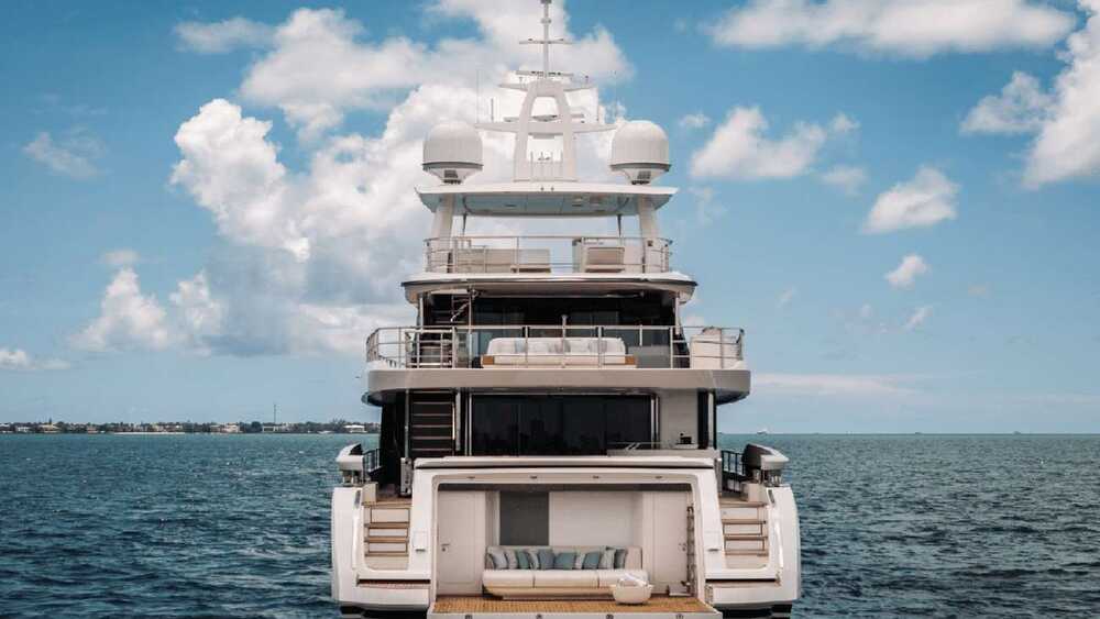 Azimut TYCOON, 35.97 м