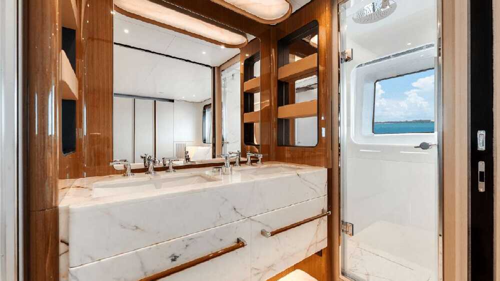 Azimut TYCOON, 35.97 м