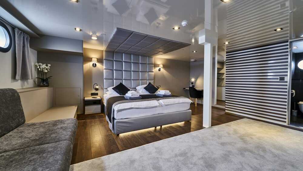 Nujić Nautika RARA AVIS, 33.00 м