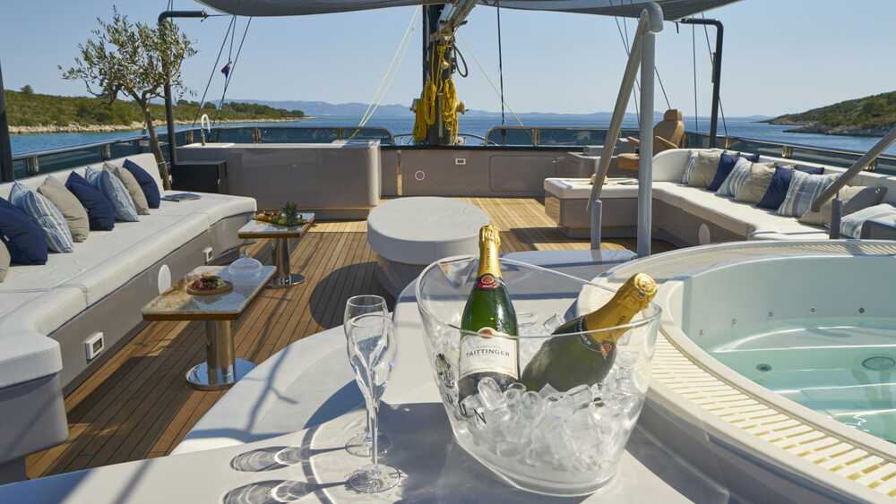 Nujić Nautika RARA AVIS, 33.00 м