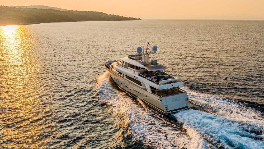 Ferretti KLOBUK, 30.95 м
