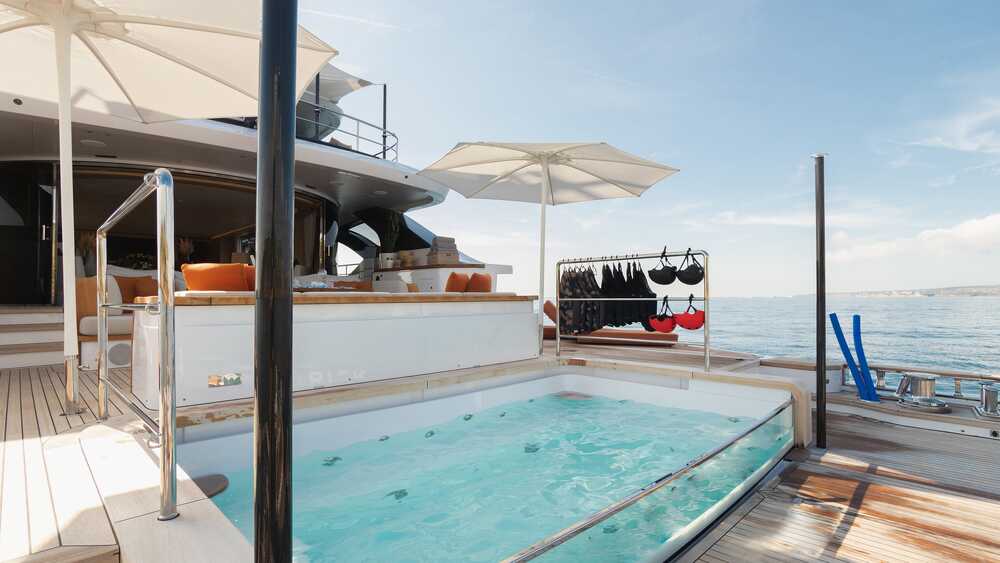 Oasis 40M HOW MUCH IS ENOUGH, 40.80 м