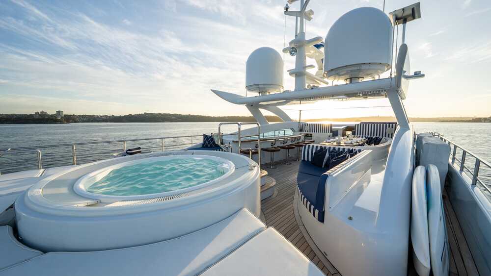 Heesen LUMIR, 37.00 м