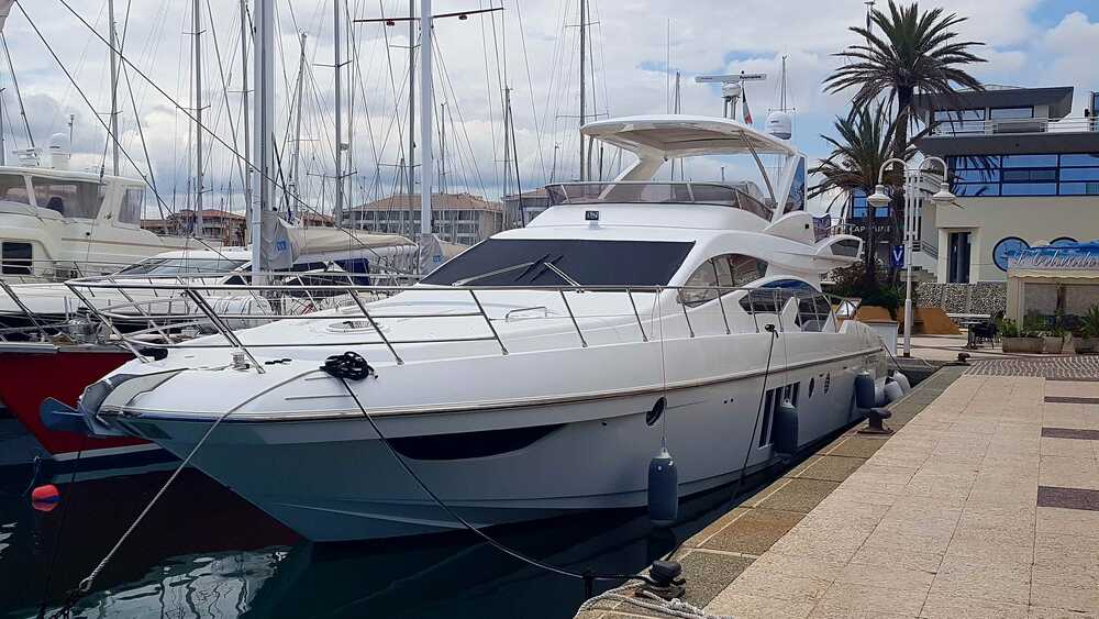 Azimut 64 2015