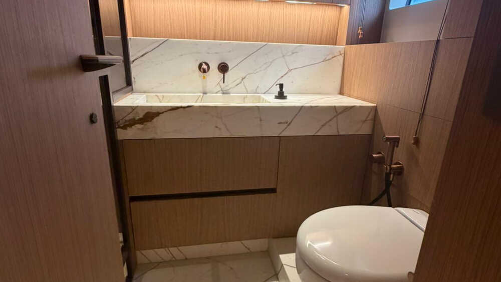 Санузел гостевой каюты