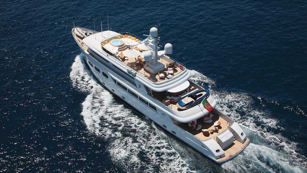 Экстерьер Eurocraft 44M Explorer<br/>M/Y BARON TRENCK 2011 