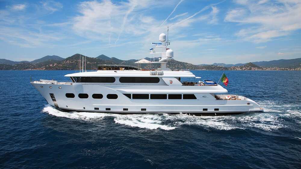 Экстерьер Eurocraft 44M Explorer<br/>M/Y BARON TRENCK 2011 