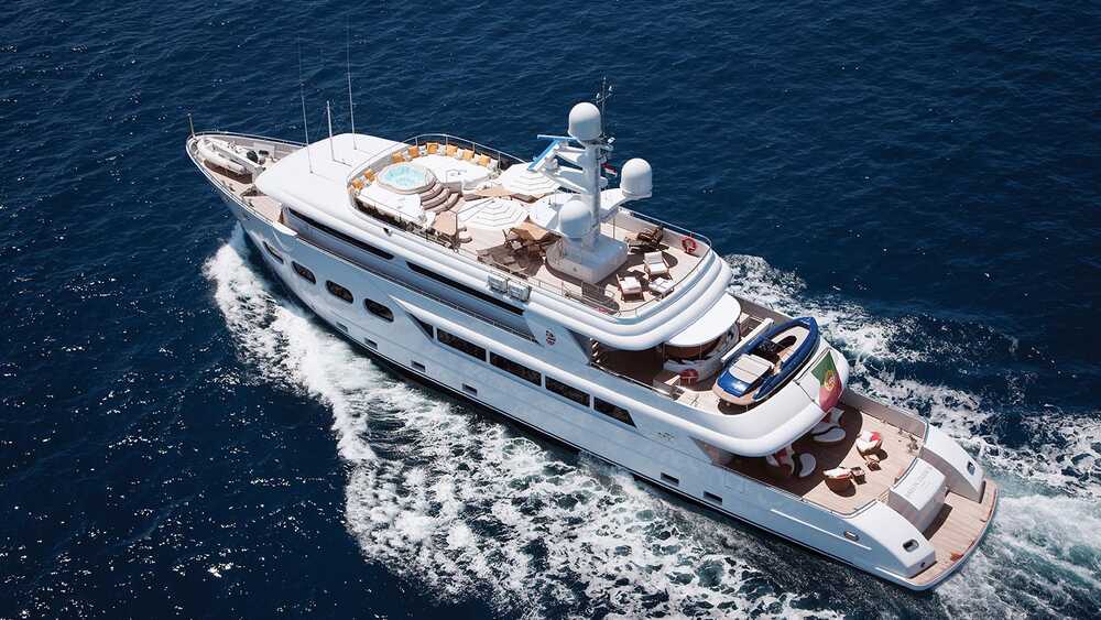 Экстерьер Eurocraft 44M Explorer<br/>M/Y BARON TRENCK 2011 