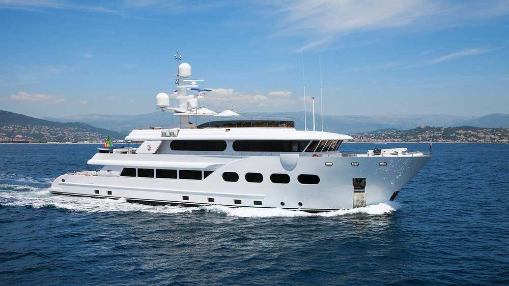 Экстерьер Eurocraft 44M Explorer<br/>M/Y BARON TRENCK 2011 