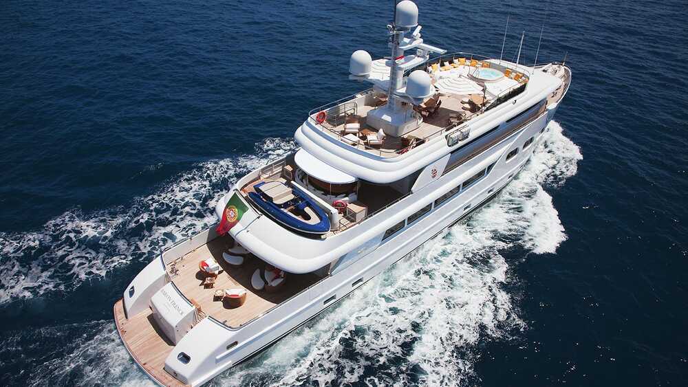 Экстерьер Eurocraft 44M Explorer<br/>M/Y BARON TRENCK 2011 