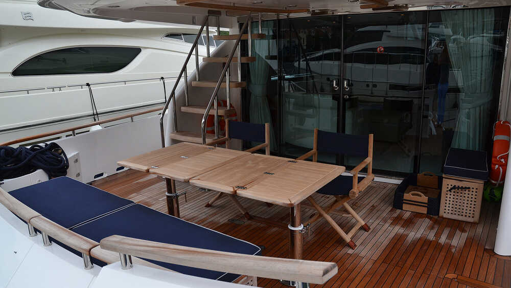 Кокпит Fairline Squadron 78 (2011)