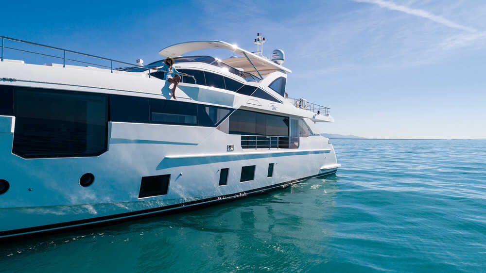Экстерьер Azimut Grande 32 METRI