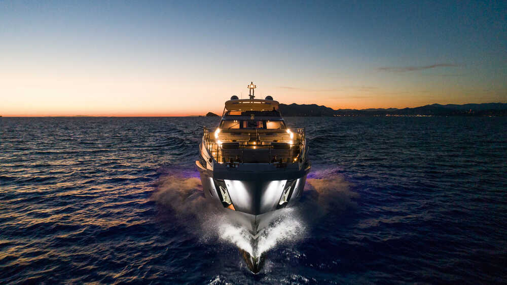 Экстерьер Azimut Grande 32 METRI