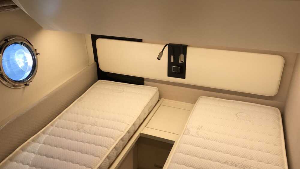 Azimut 66 2017