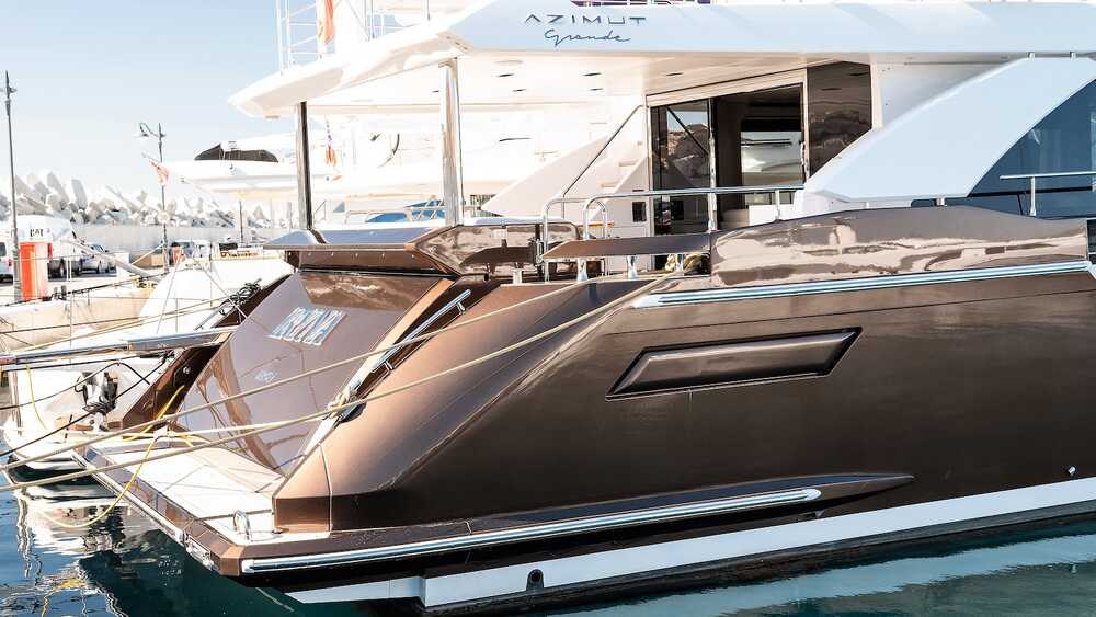 Кормовая часть Azimut Grande 27 METRI