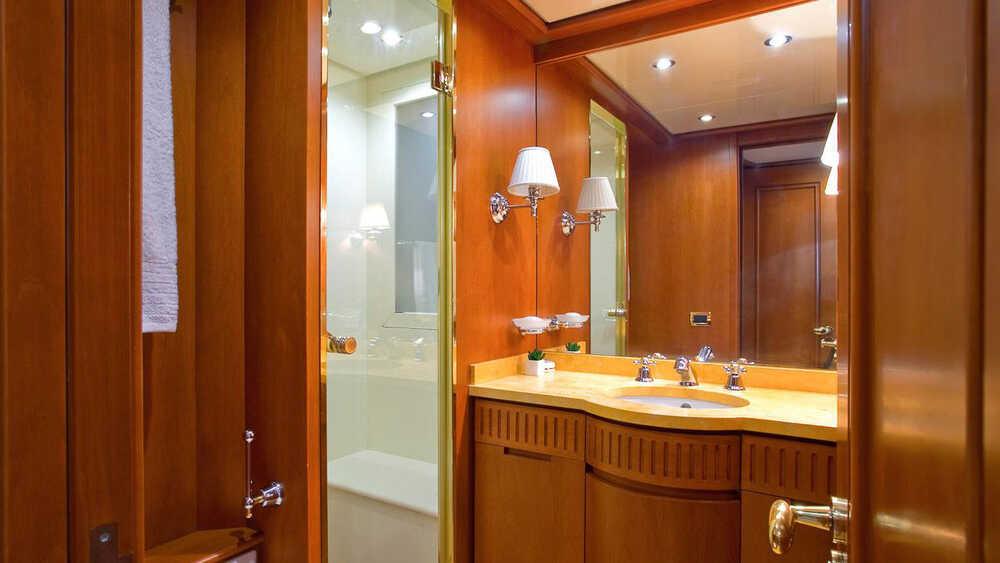 Rodriquez 38m M/Y APOLA