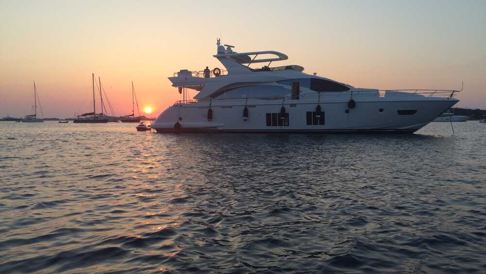 Экстерьер Azimut 84, 2015