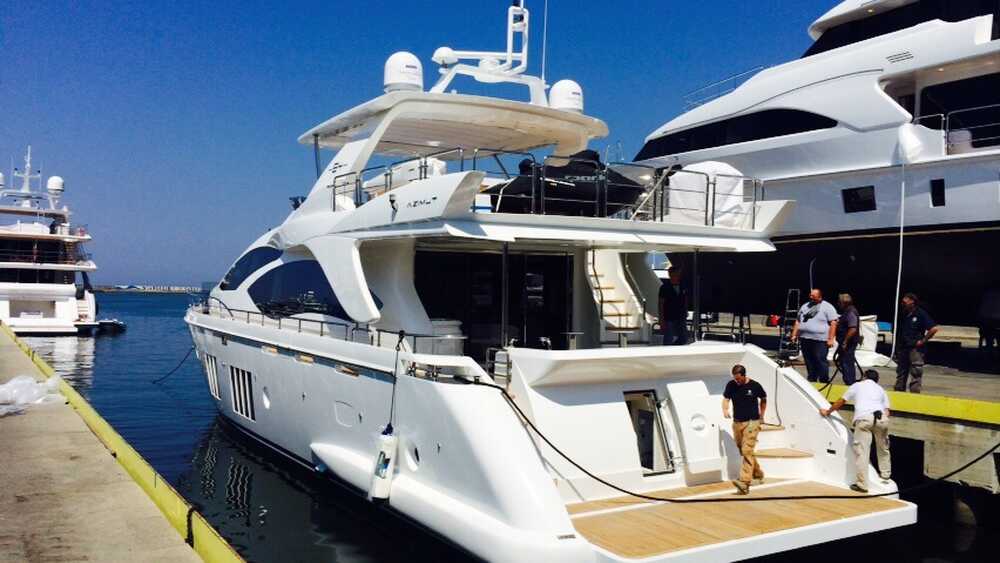 Экстерьер Azimut 84, 2015