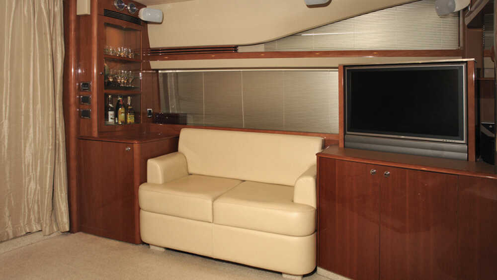 Салон Princess 67 (2007)