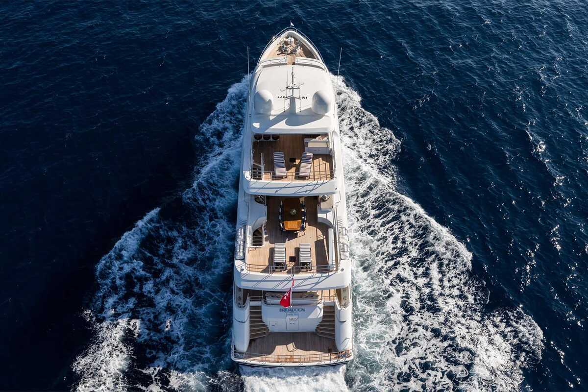 Экстерьер Moonen Martinique 36m