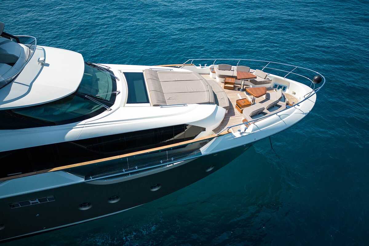 Экстерьер MCY 96 M/Y MIA 2017