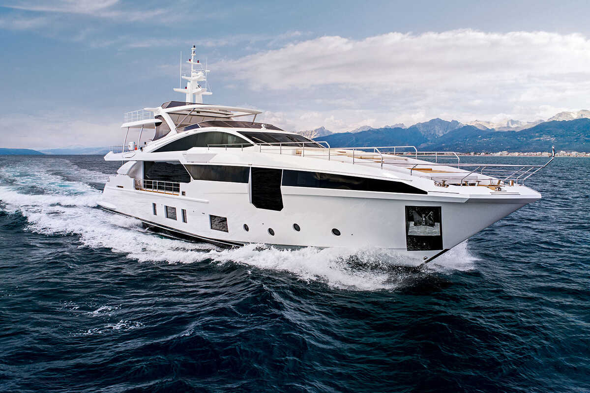 Экстерьер Azimut Grande 35 METRI