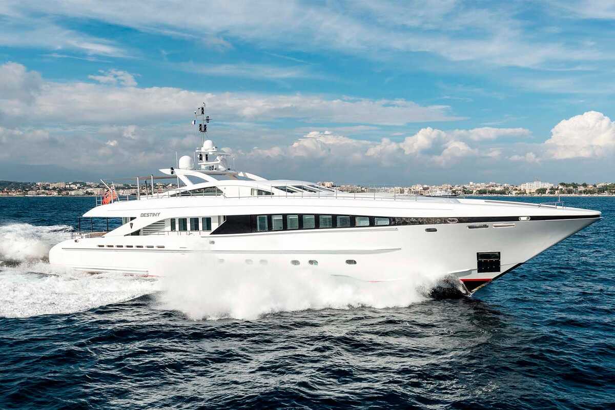 Экстерьер M/Y HER DESTINY  