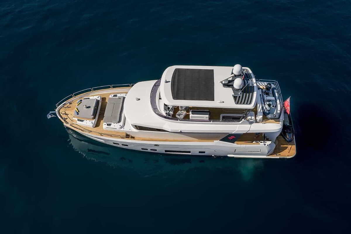 Экстерьер Sirena 64 