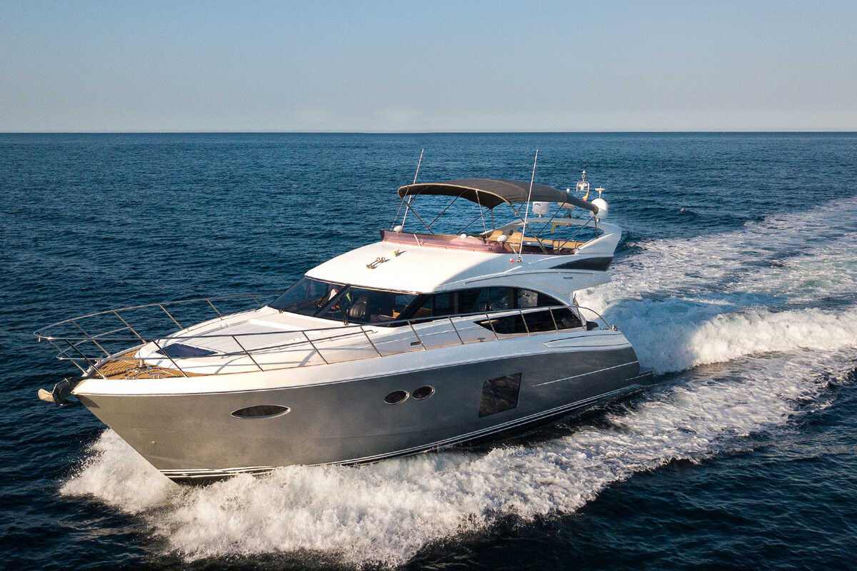 Экстерьер Princess 56<br/>M/Y Paradise 2015