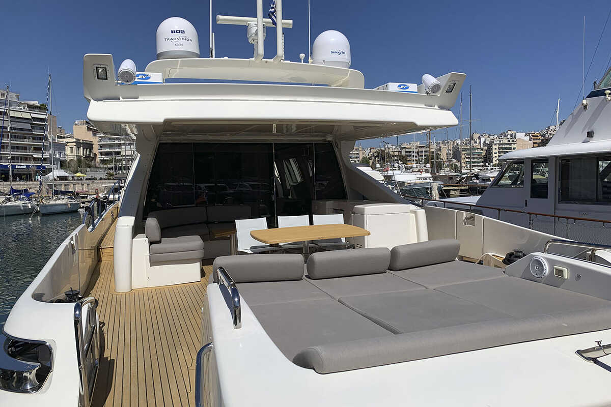 Кокпит Azimut 86S