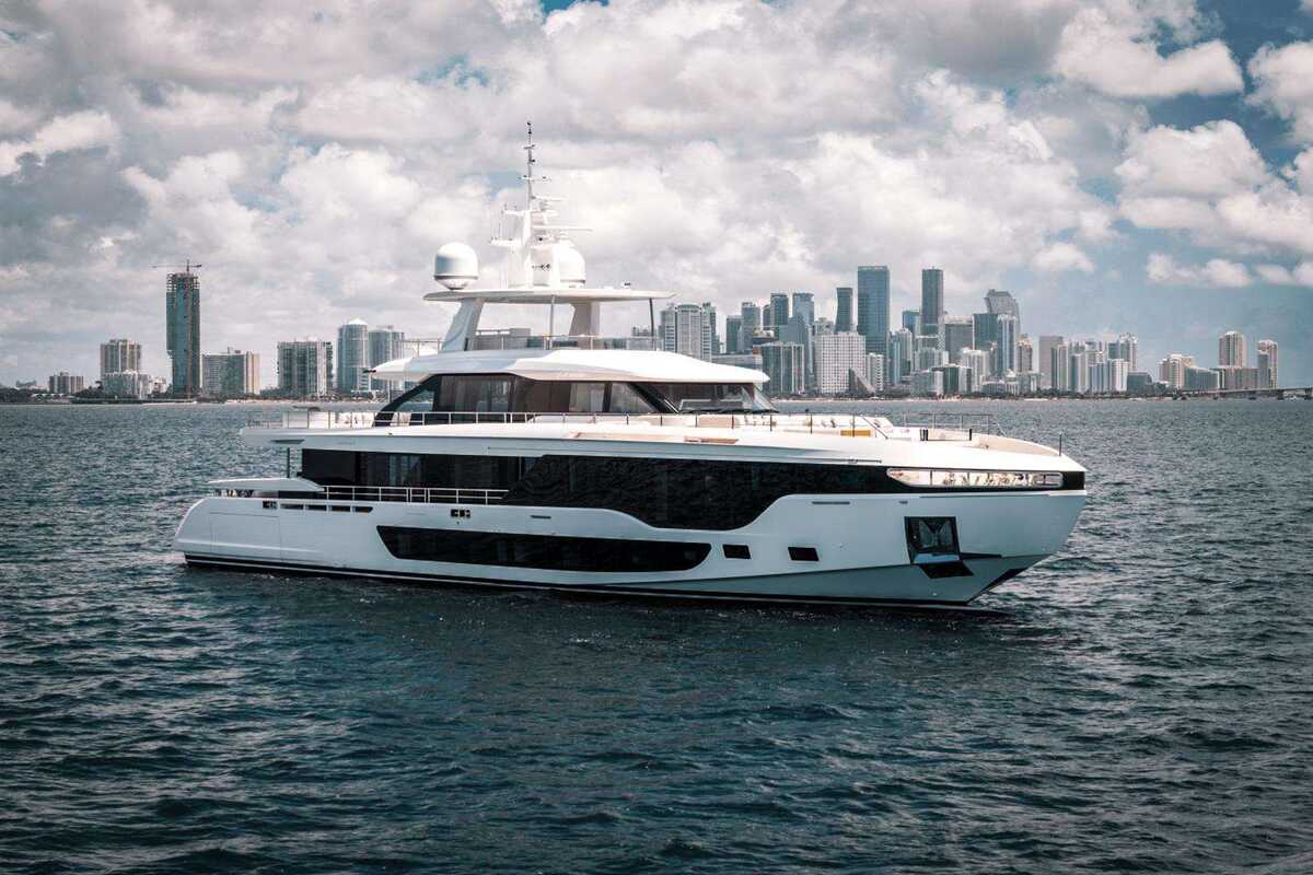 Azimut TYCOON, 35.97 м
