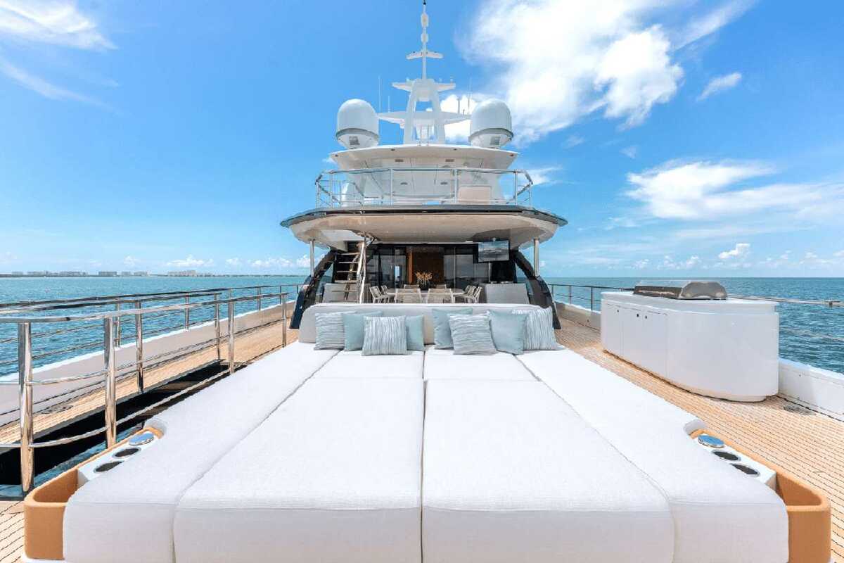 Azimut TYCOON, 35.97 м