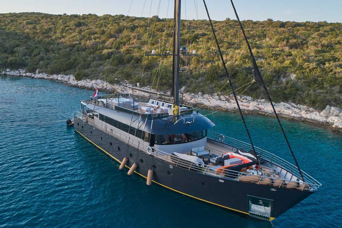Nujić Nautika RARA AVIS, 33.00 м