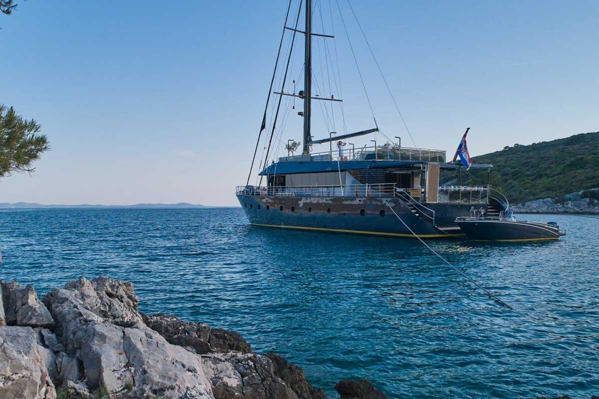 Nujić Nautika RARA AVIS, 33.00 м