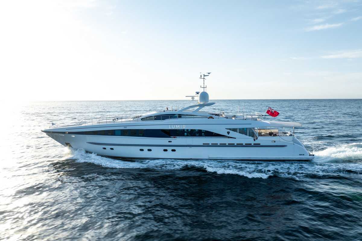 Heesen LUMIR, 37.00 м