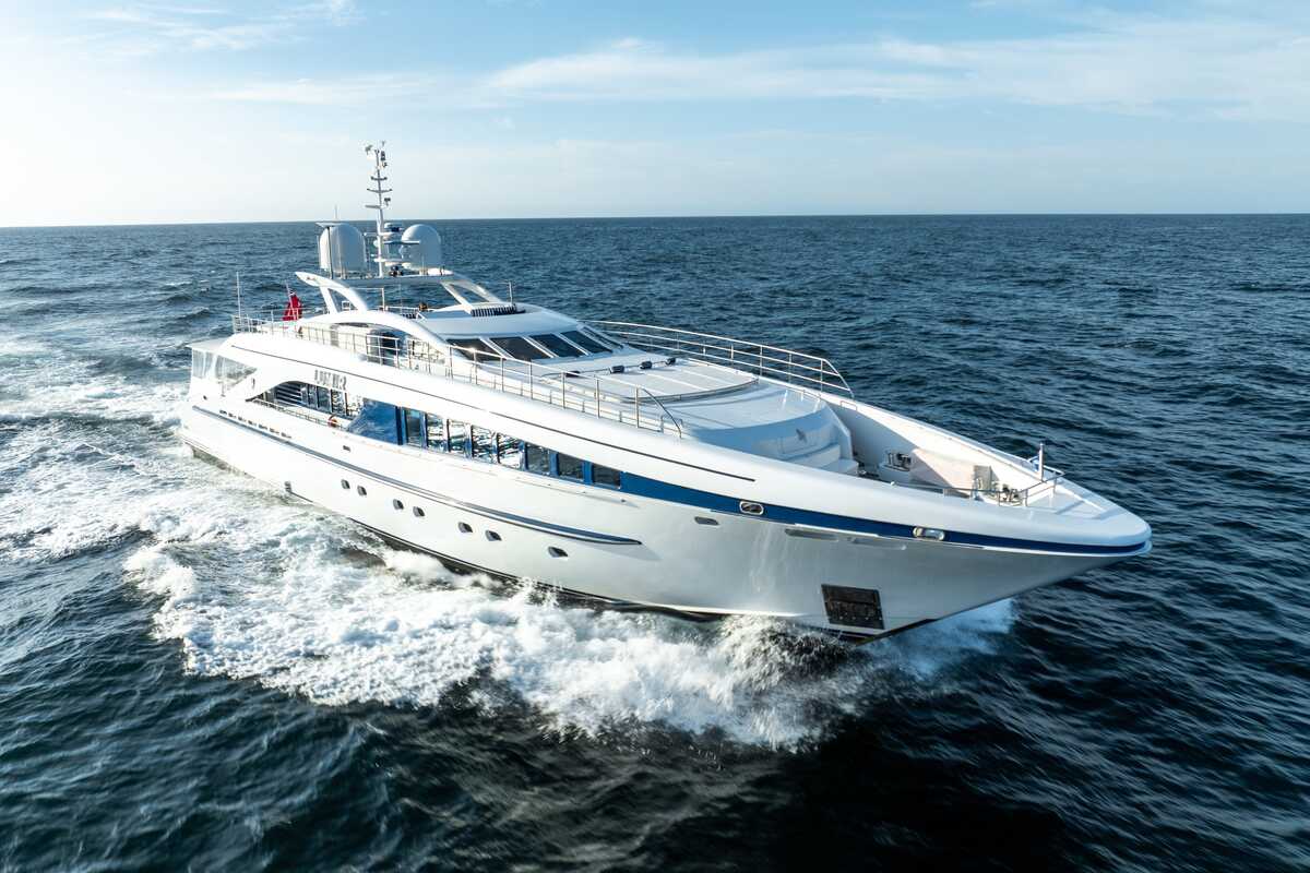 Heesen LUMIR, 37.00 м